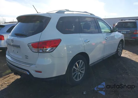 2014 Nissan Pathfinder Sv z USA, uszkodzony, nr VIN 5N1AR2MM1EC705913
